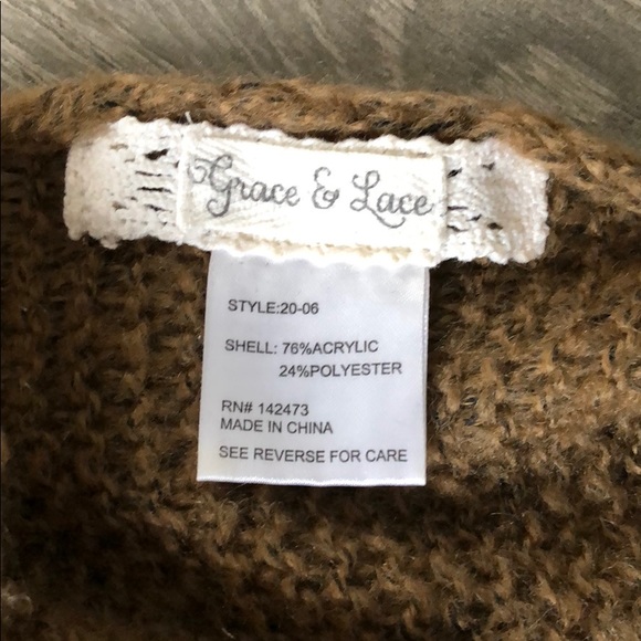 Grace & Lace Two-way Sweater - Picture 4 of 4